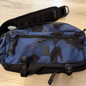 CHROME Mini Kadet Sling bag, EUC